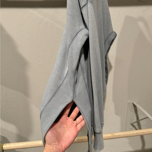 Sweater - Picture 4 of 4